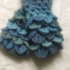 Just In! Handmade Dragonscale Fingerless Texting Gloves Wool Blue/Green